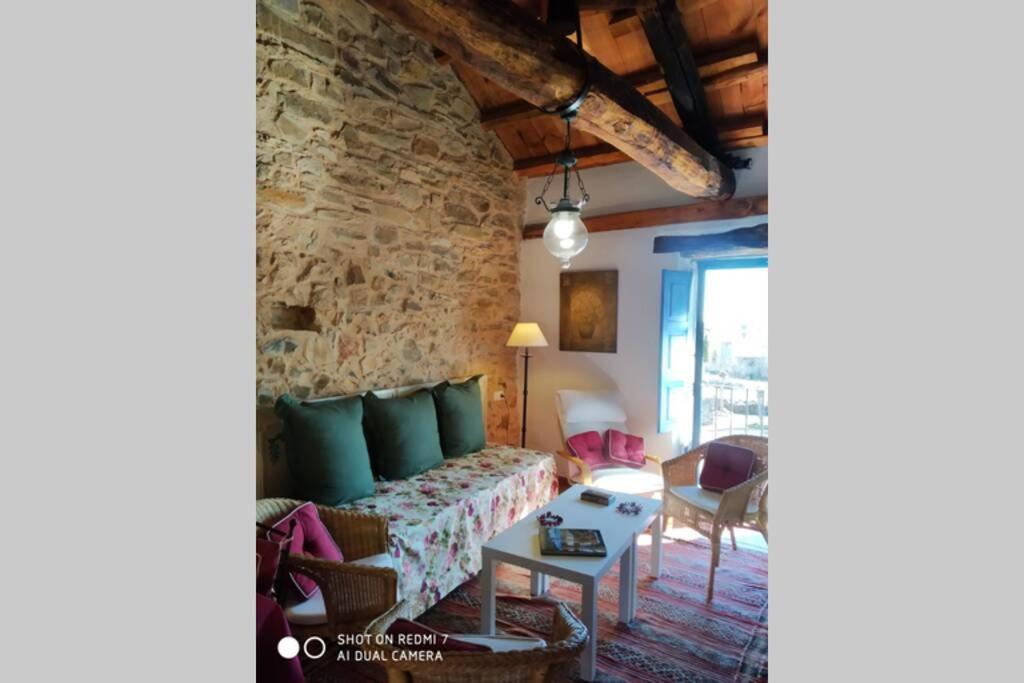 Vila Casa Camarga Santiago Millas Exteriér fotografie