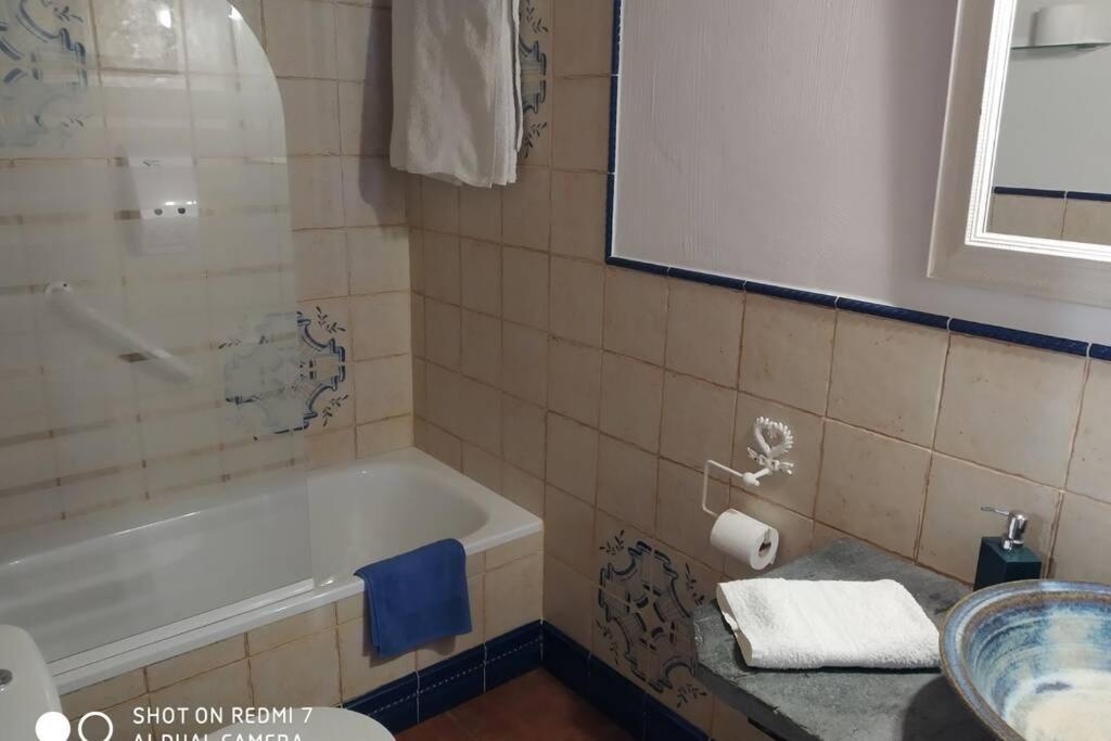 Vila Casa Camarga Santiago Millas Exteriér fotografie