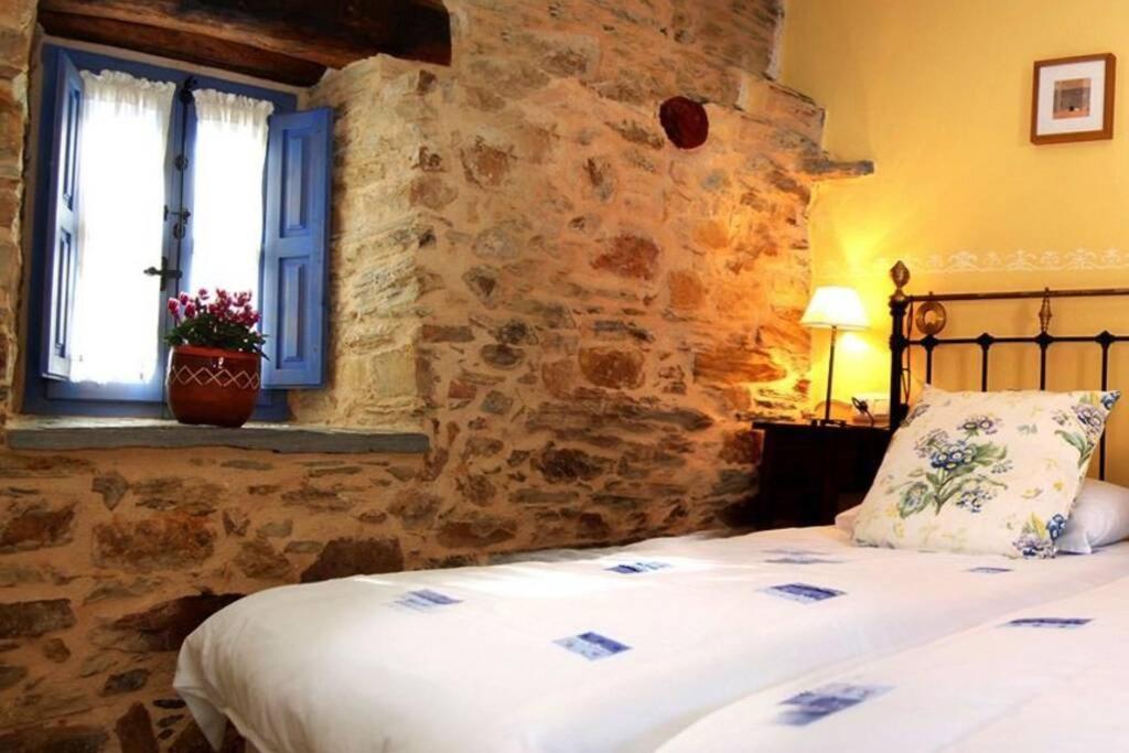 Vila Casa Camarga Santiago Millas Exteriér fotografie